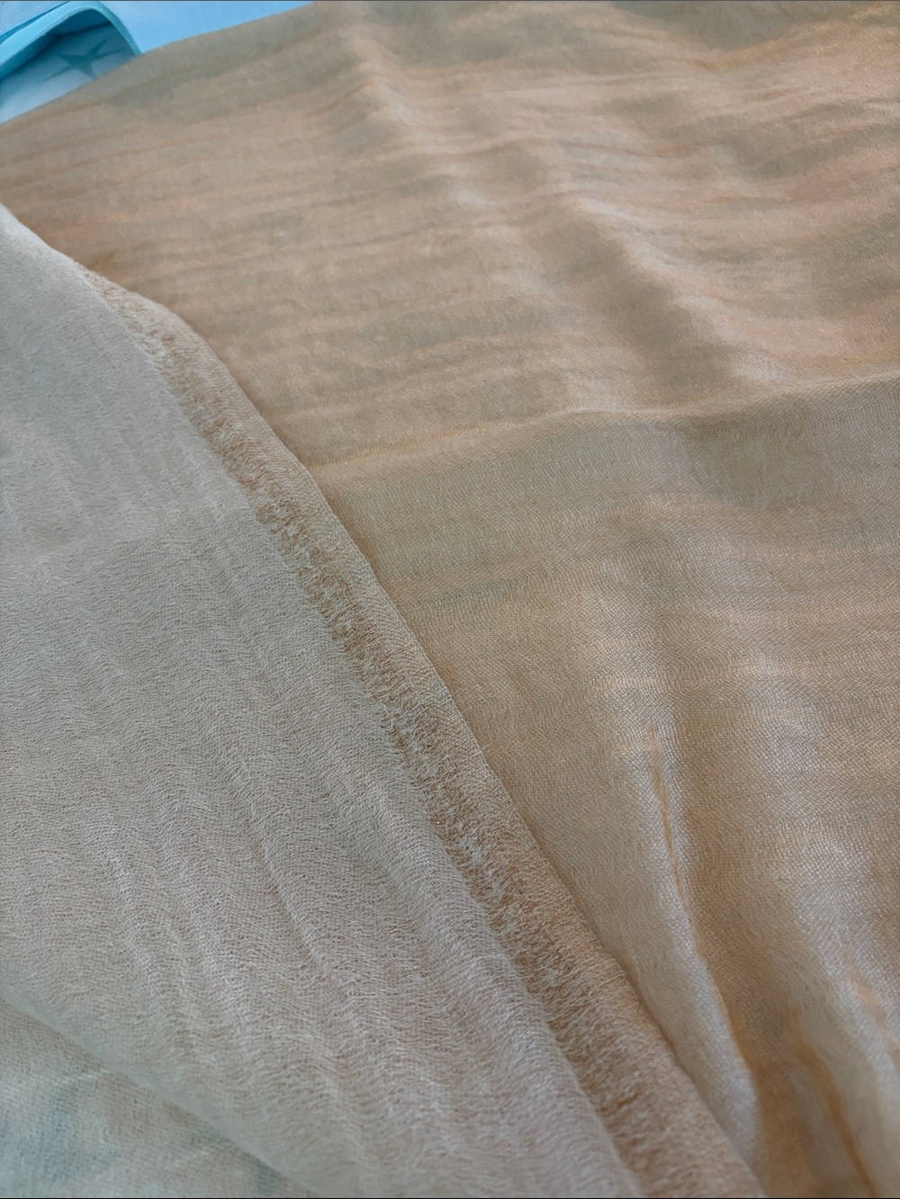 REVERSIBLE PASHMINA SHAWL IN GOLD SHIMMER DUNE